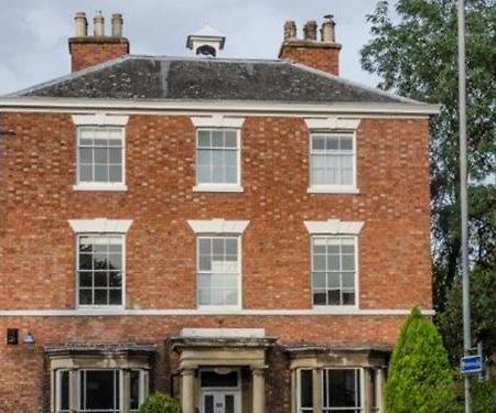 The Lions Bed & Breakfast Newark-on-Trent  Bagian luar foto