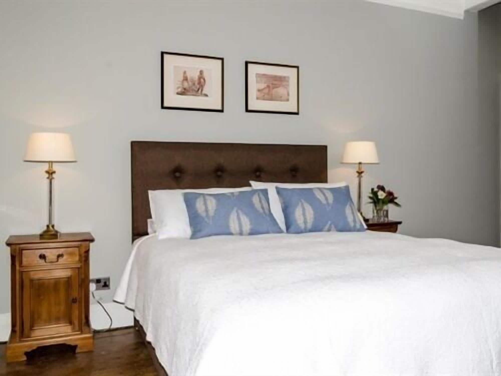 The Lions Bed & Breakfast Newark-on-Trent  Bagian luar foto