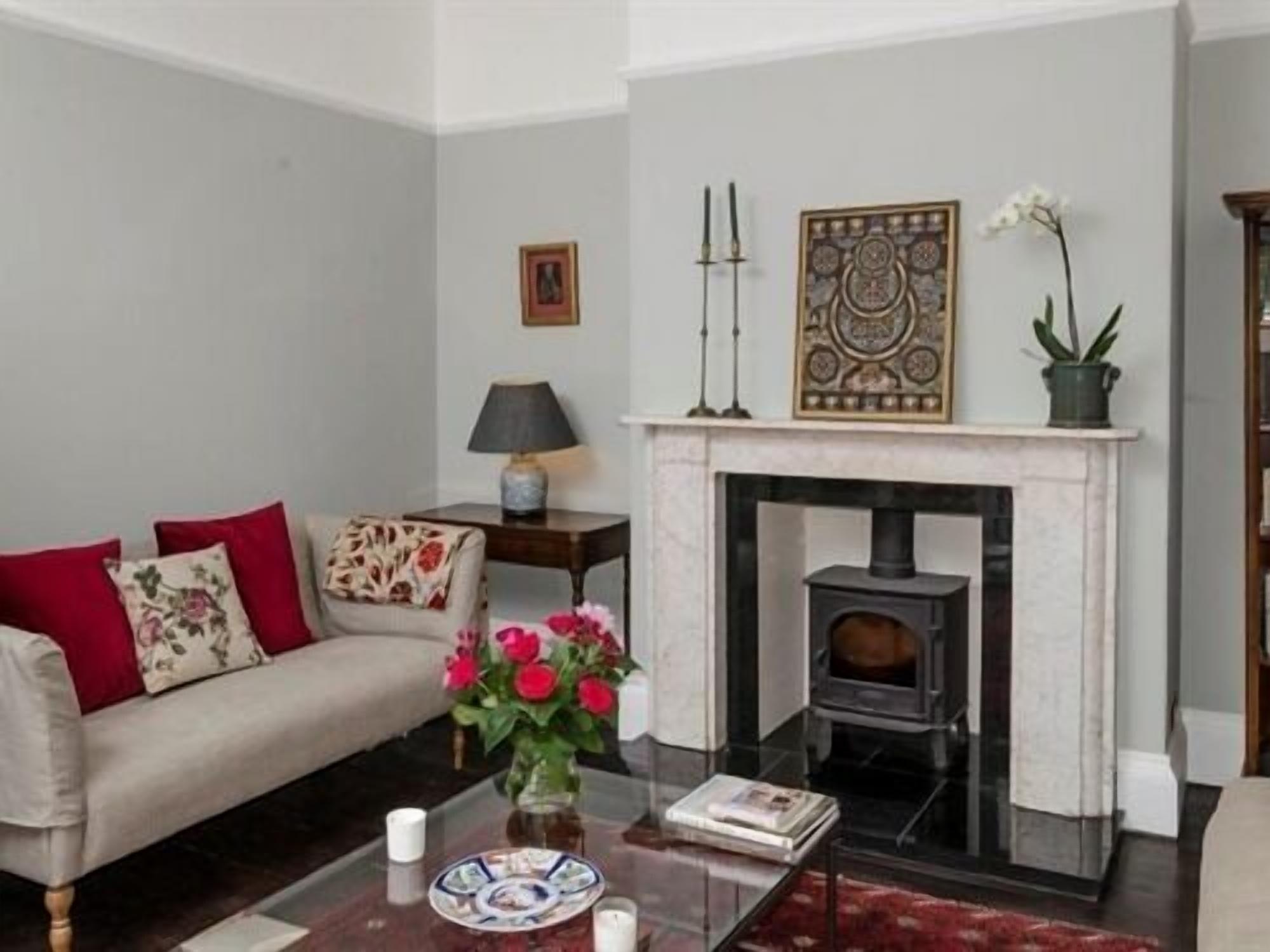 The Lions Bed & Breakfast Newark-on-Trent  Bagian luar foto