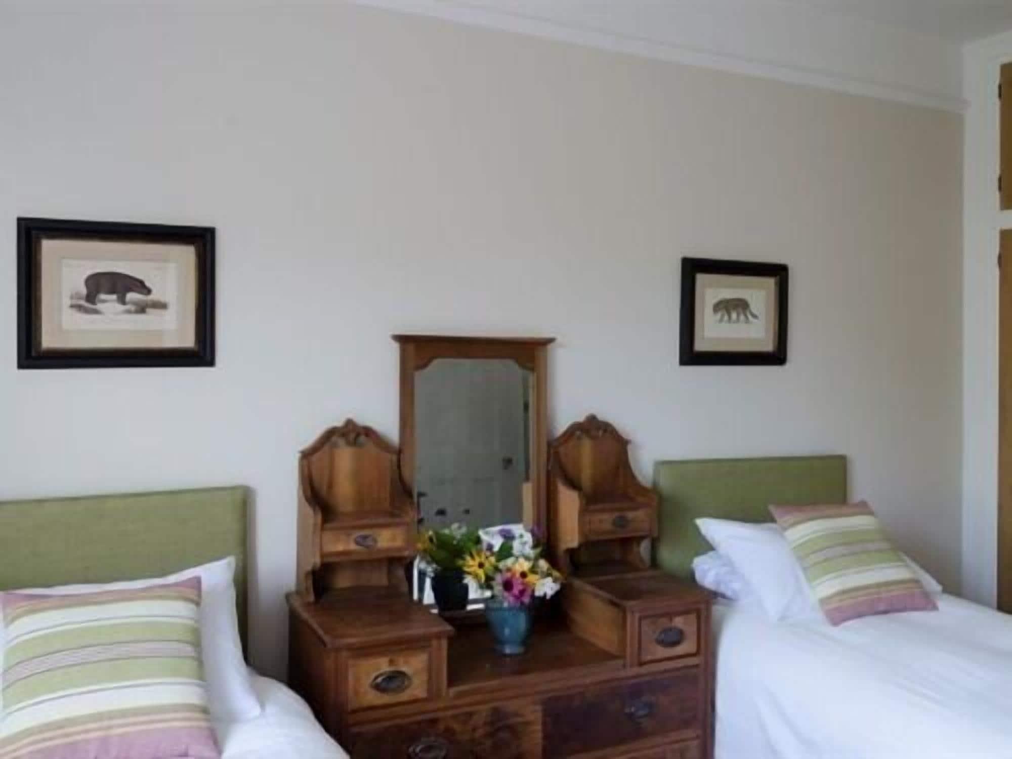 The Lions Bed & Breakfast Newark-on-Trent  Bagian luar foto